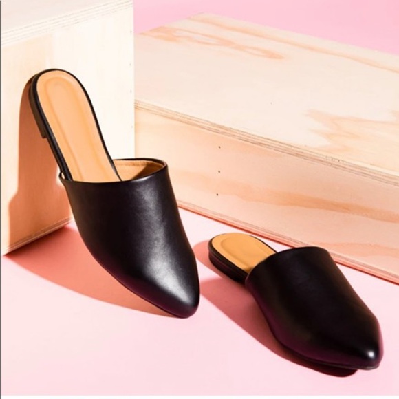 LAST 7 size RESTOCK BLACK PU FLAT MULES - SHOES - Picture 2 of 4
